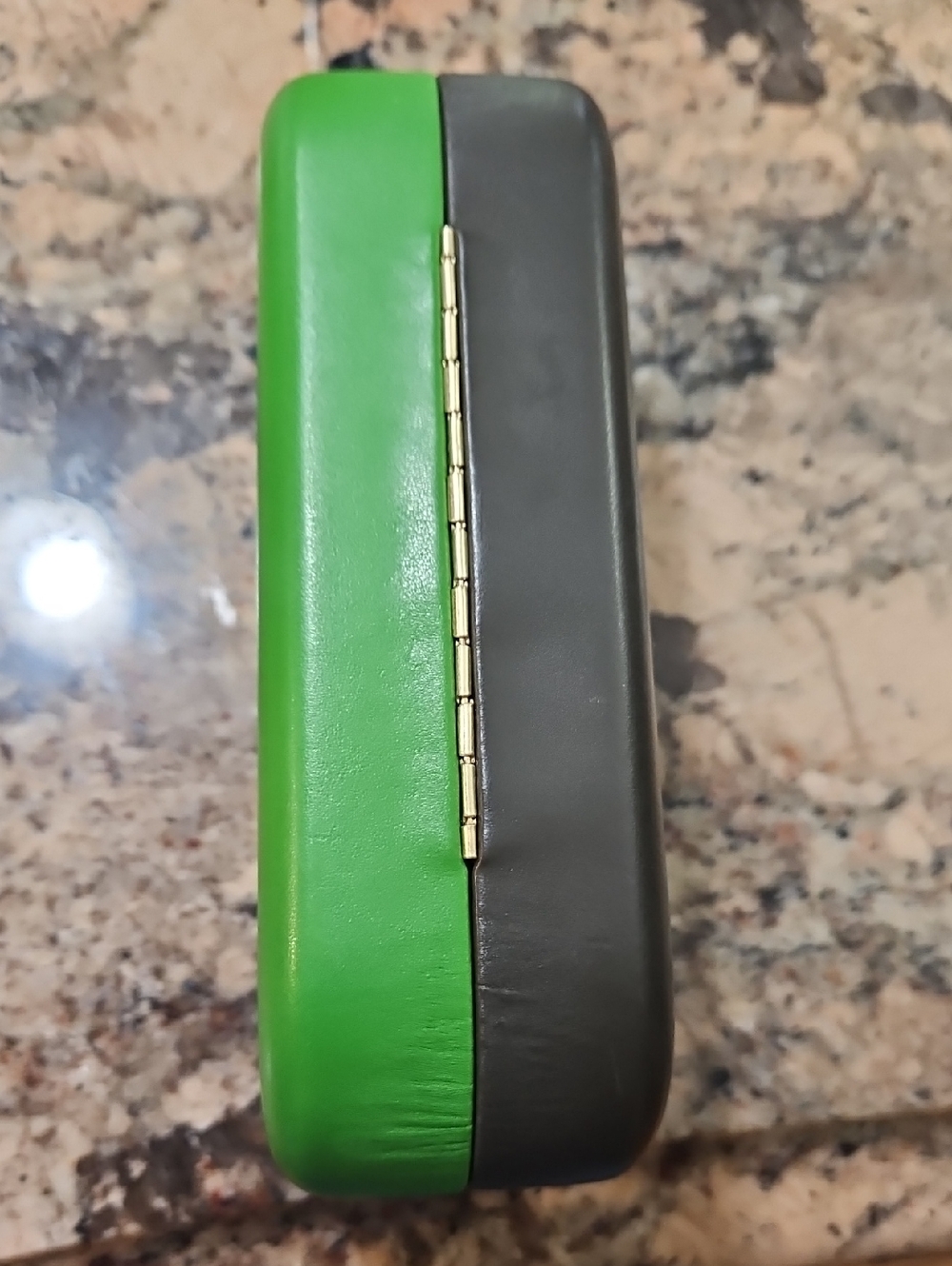 Kate Spade Hello Sunshine Hard Shell Sunglasses Case - Picture 4 of 5